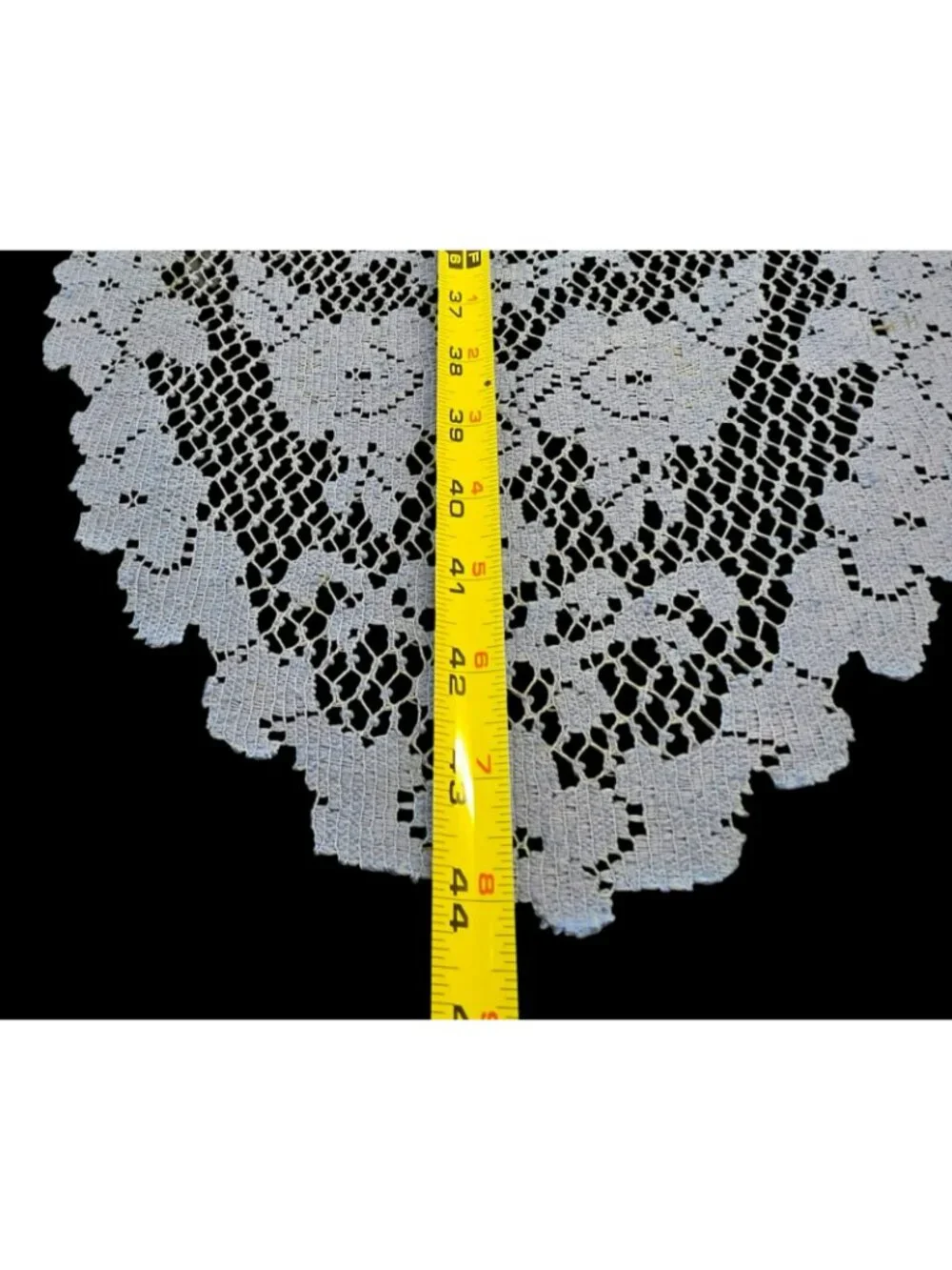 VTG Pale Blue Victorian Rose Floral Lace Oval Table Runner Elegant Home Decor